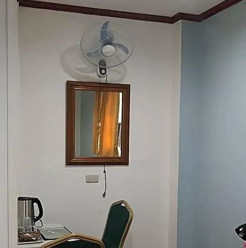 Duck Hotel Manilla
